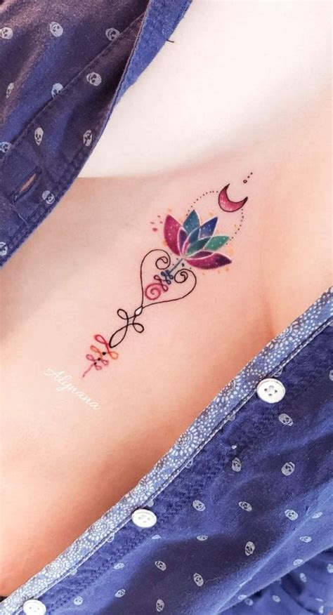 tatuajes para mujer en los pechos|Tatuajes en el pecho: 25 diseños en HD que no has。